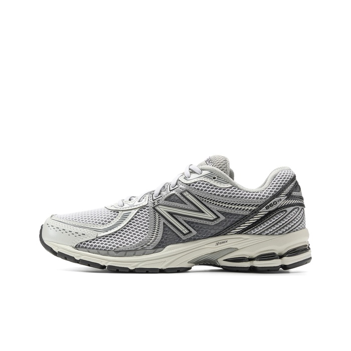 New Balance NB 860 V2